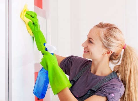 Professional house cleaning in Kennington for a tidy living room