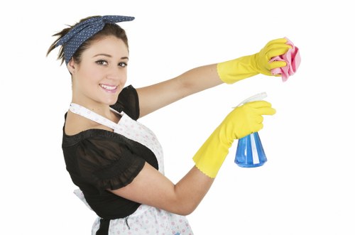 Bathroom deep cleaning in Kennington focusing on tiles, taps, and sanitised fixtures