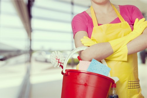 Kitchen deep cleaning during end of tenancy cleaning in Kennington